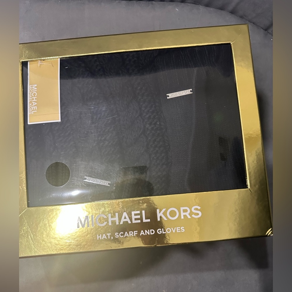 Michael Kors, black gloves, scarf & hat, 3 piece gift set in box Brand New